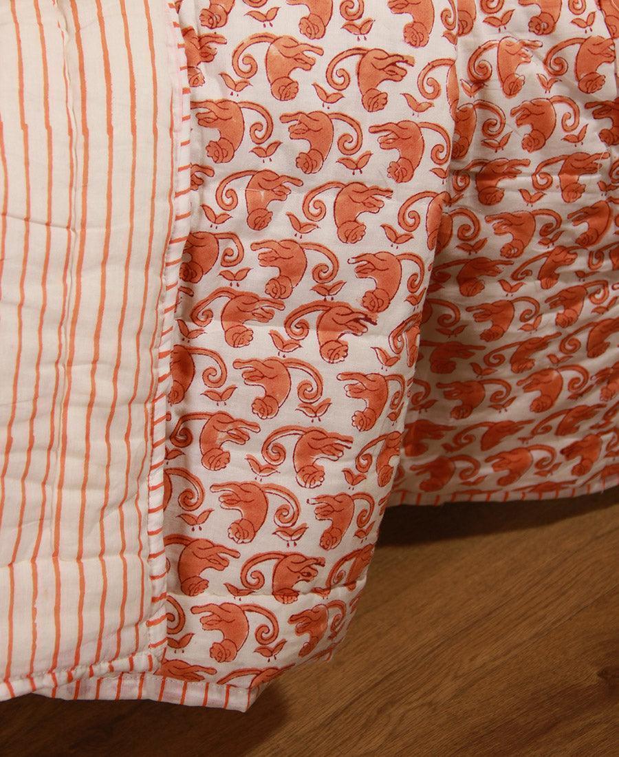 Naarangi Bandar Seamless Orange Baby Quilt - Moriyo Decor