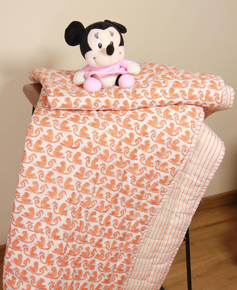 Naarangi Bandar Seamless Orange Baby Quilt - Moriyo Decor