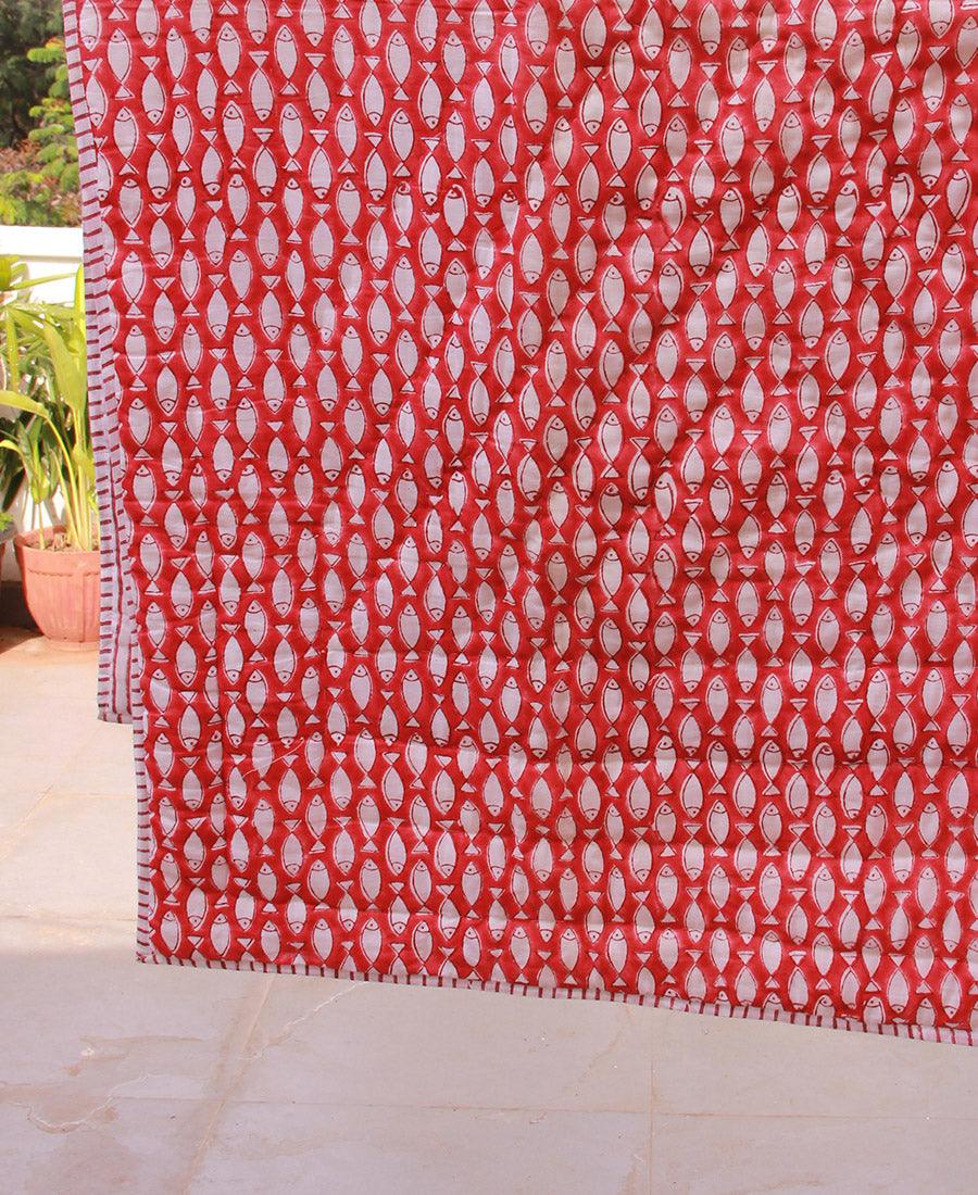 Laal Machli Seamless Red Baby Quilt - Moriyo Decor