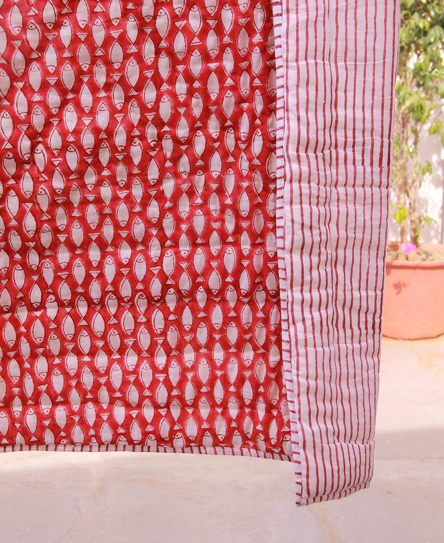 Laal Machli Seamless Red Baby Quilt - Moriyo Decor