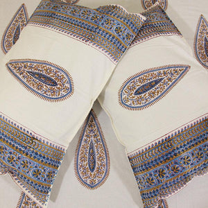 Neeli Pankhudi Bedsheet with 2 Pillow Cover Sets - 280TC - Moriyo Decor