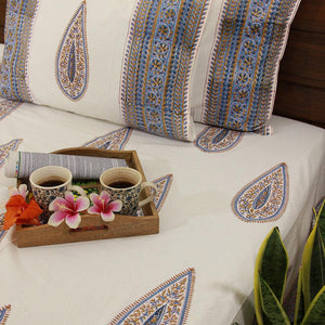 Neeli Pankhudi Bedsheet with 2 Pillow Cover Sets - 280TC - Moriyo Decor