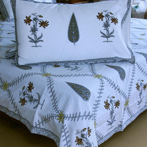 Peela Rajnigandha Bedsheet with 2 Pillow Cover Set - 280TC - Moriyo Decor