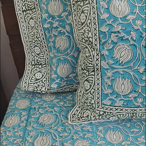 Gaandhar ke Hare Kamal Bedsheet with 2 Pillow Cover Set - 280TC